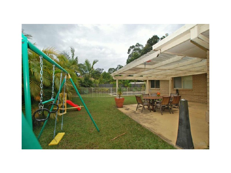 53 Lake Entrance Bd, Noosaville QLD 4566