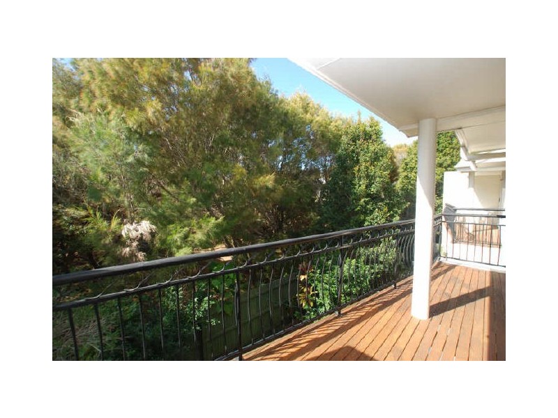 17/1 Beacon Ct, Sunrise Beach QLD 4567