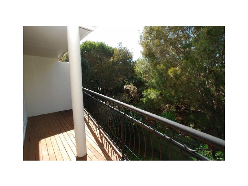 17/1 Beacon Ct, Sunrise Beach QLD 4567