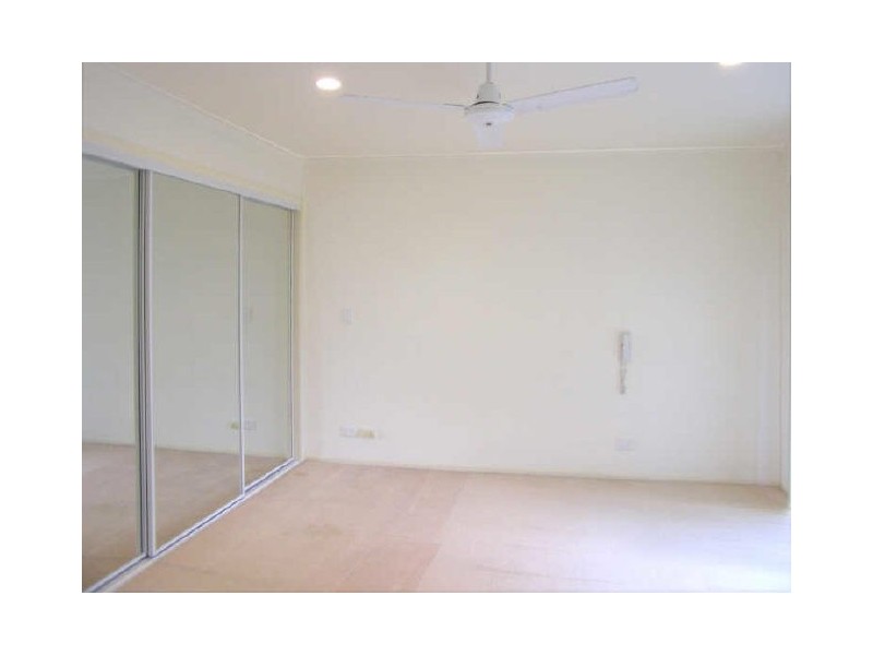 17/1 Beacon Ct, Sunrise Beach QLD 4567