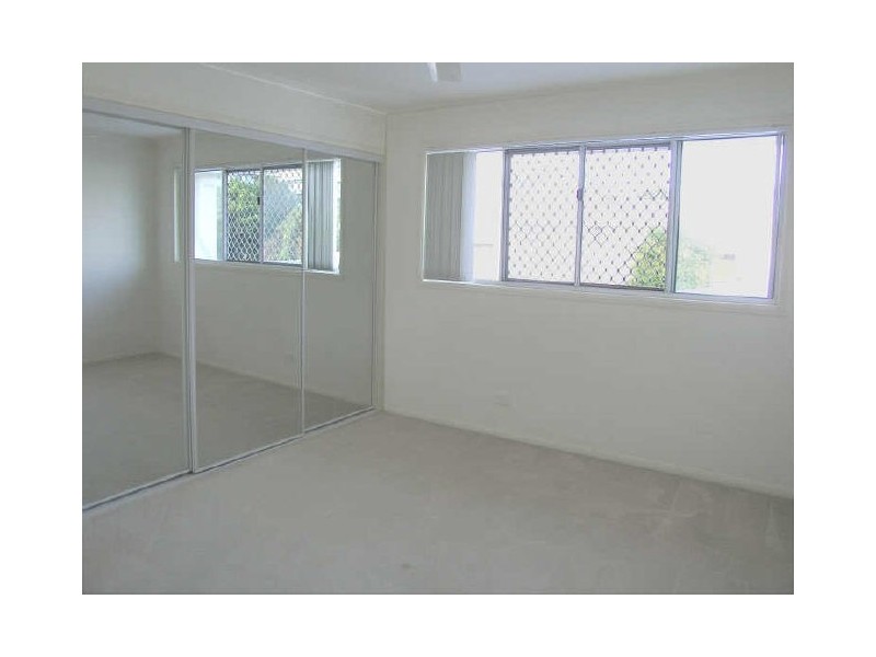 17/1 Beacon Ct, Sunrise Beach QLD 4567