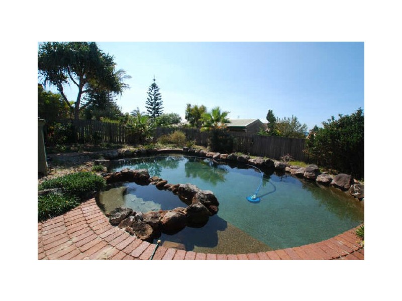 10 Netherby Rs, Sunrise Beach QLD 4567