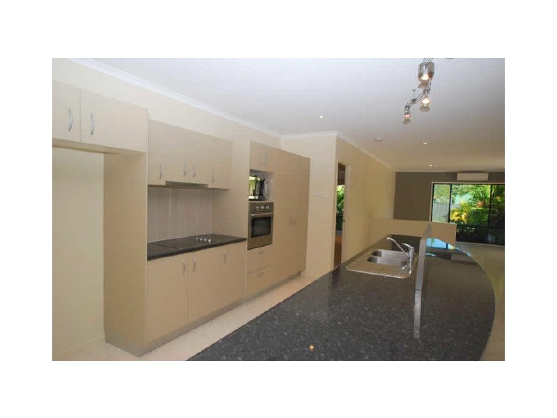 56 Coolah Pl, Cooroibah QLD 4565