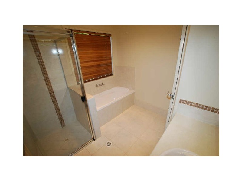 56 Coolah Pl, Cooroibah QLD 4565