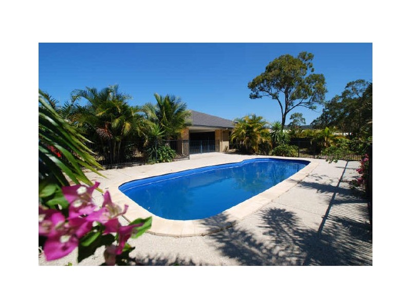 56 Coolah Pl, Cooroibah QLD 4565