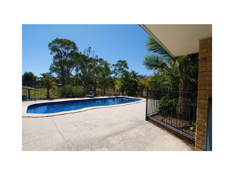 56 Coolah Pl, Cooroibah QLD 4565
