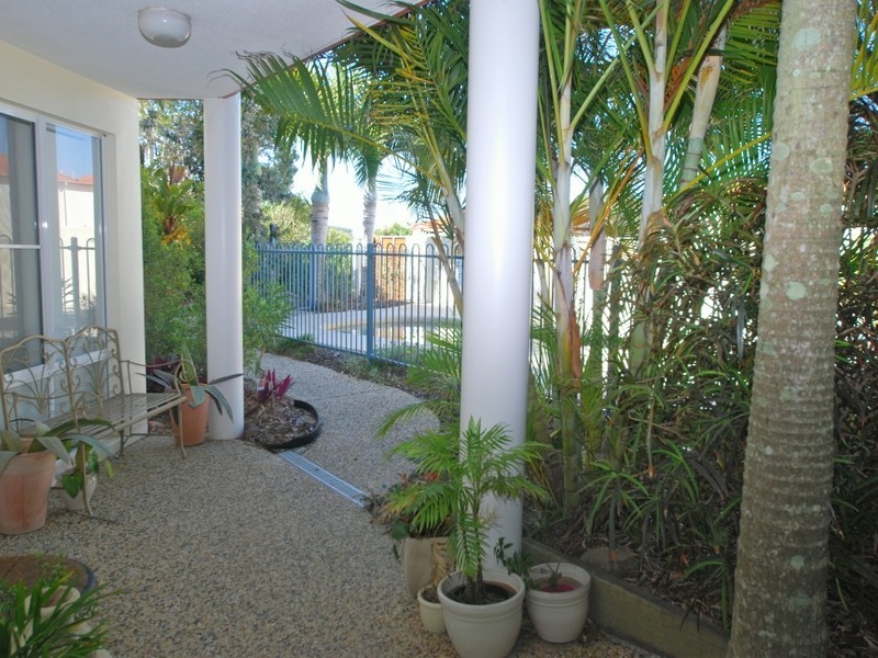 1/49 Southern Cross Pd, Sunrise Beach QLD 4567