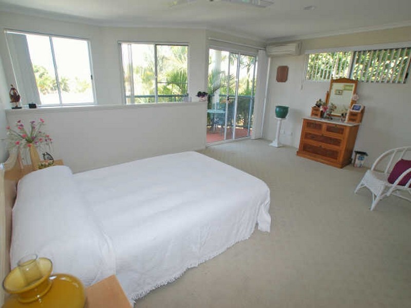 1/49 Southern Cross Pd, Sunrise Beach QLD 4567