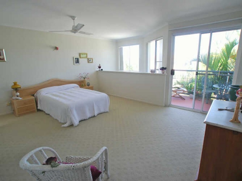 1/49 Southern Cross Pd, Sunrise Beach QLD 4567