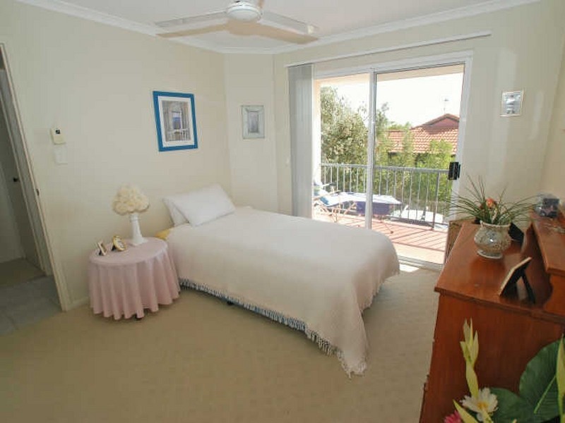 1/49 Southern Cross Pd, Sunrise Beach QLD 4567