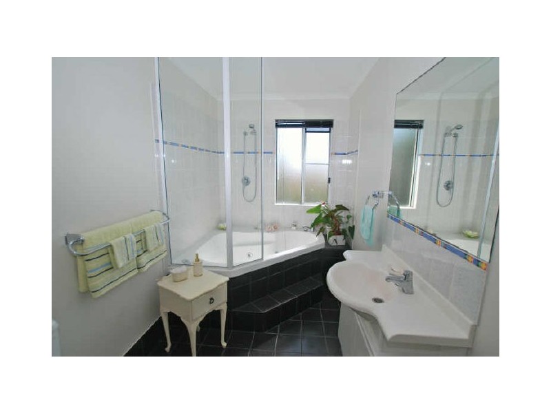 1/49 Southern Cross Pd, Sunrise Beach QLD 4567