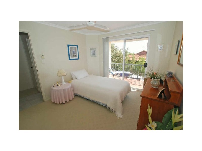 1/49 Southern Cross Pd, Sunrise Beach QLD 4567