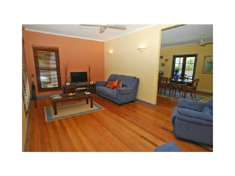 8 Hawley Ct, Sunrise Beach QLD 4567