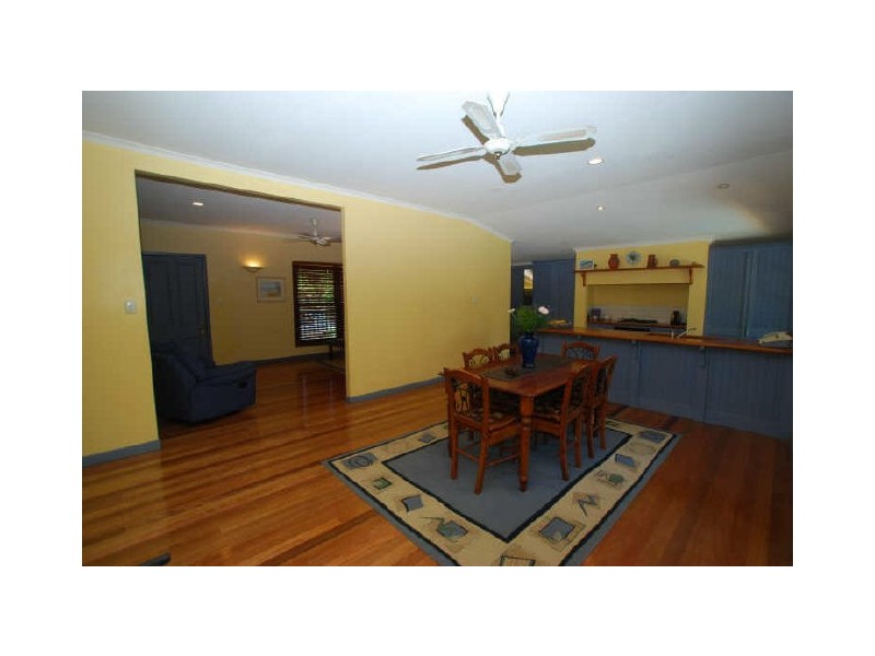 8 Hawley Ct, Sunrise Beach QLD 4567