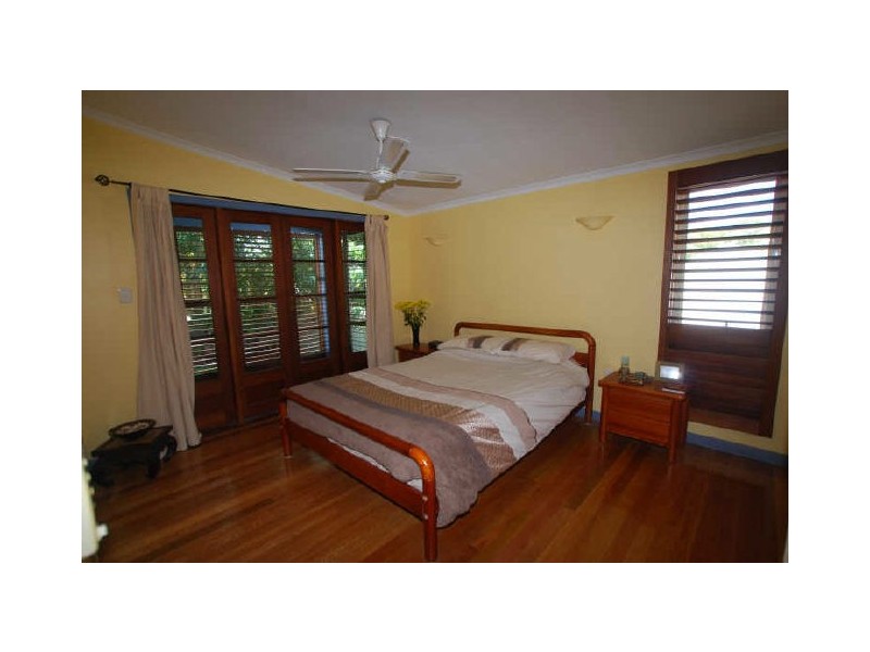 8 Hawley Ct, Sunrise Beach QLD 4567