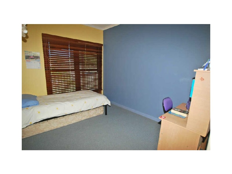 8 Hawley Ct, Sunrise Beach QLD 4567