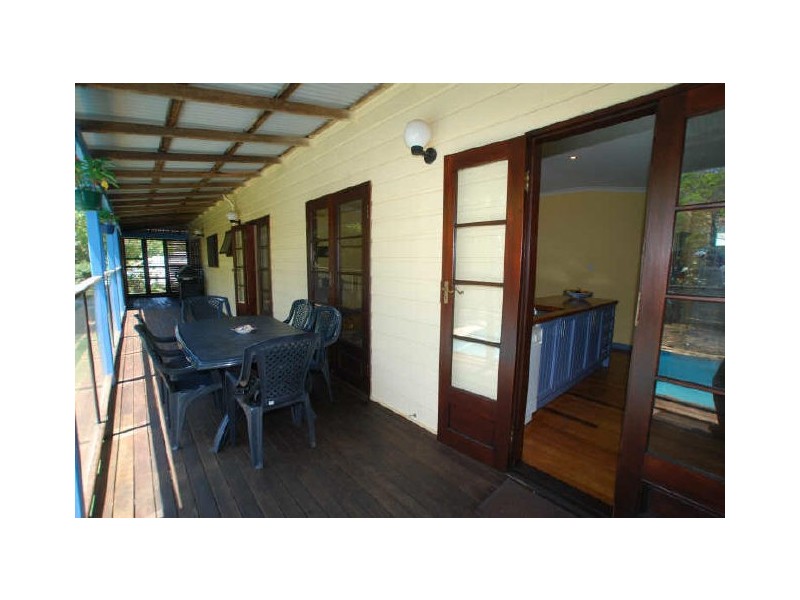 8 Hawley Ct, Sunrise Beach QLD 4567