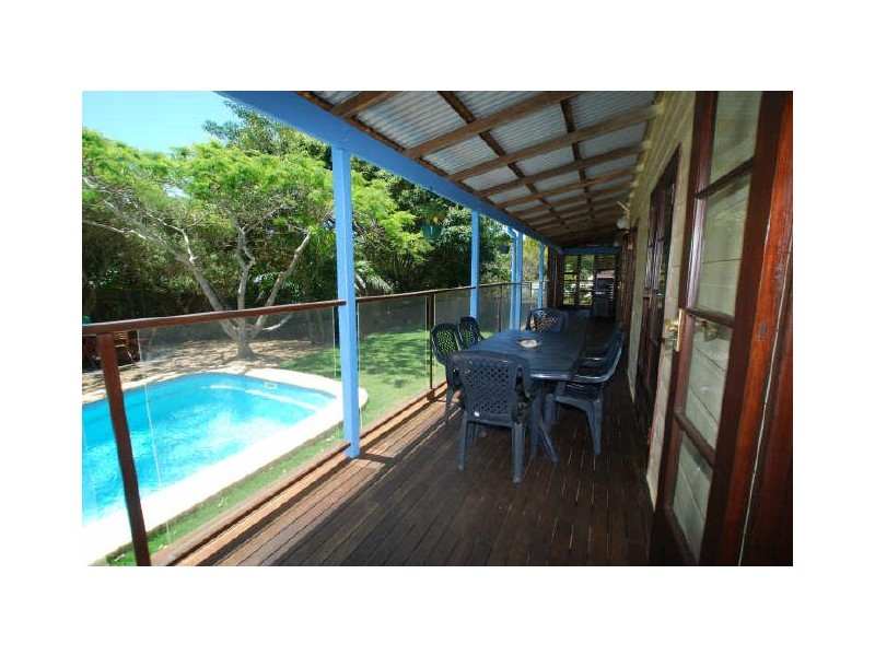 8 Hawley Ct, Sunrise Beach QLD 4567