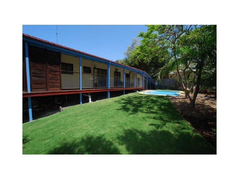 8 Hawley Ct, Sunrise Beach QLD 4567