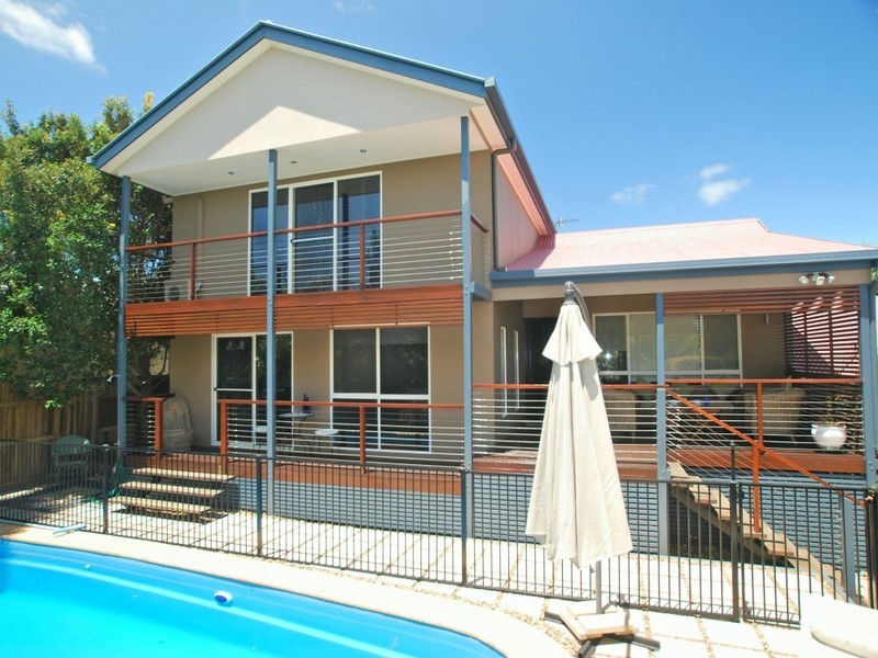 34 Comet Dr, Sunrise Beach QLD 4567