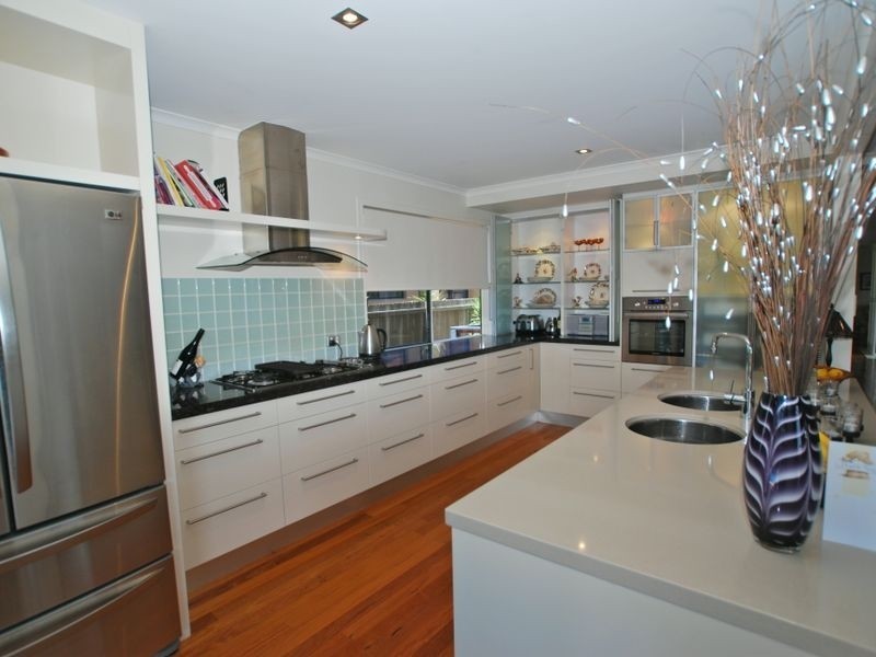34 Comet Dr, Sunrise Beach QLD 4567