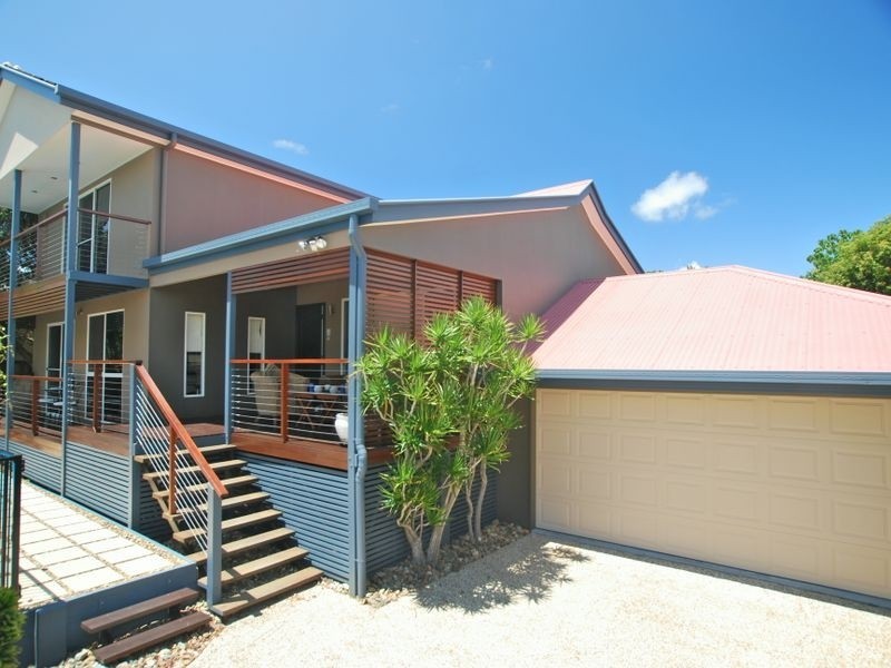 34 Comet Dr, Sunrise Beach QLD 4567