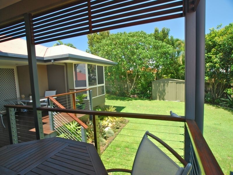34 Comet Dr, Sunrise Beach QLD 4567