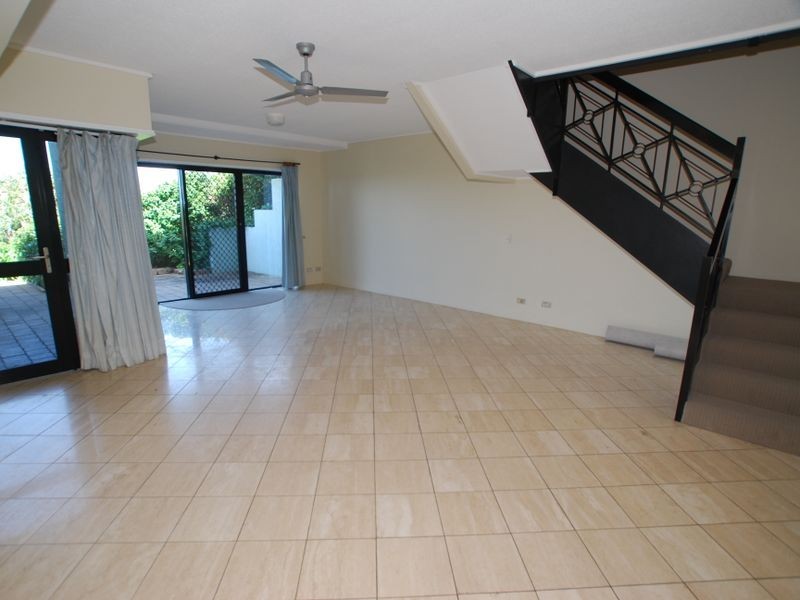 11/2 Orealla Cr, Sunrise Beach QLD 4567