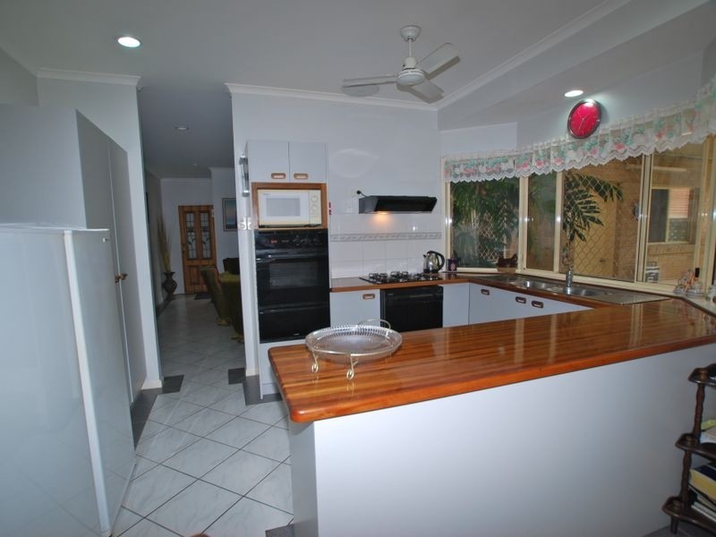 6 Yellowood Cl, Tewantin QLD 4565