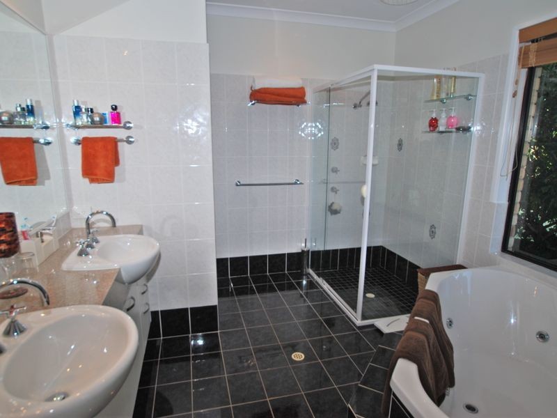 108 Illoura Pl, Cooroibah QLD 4565