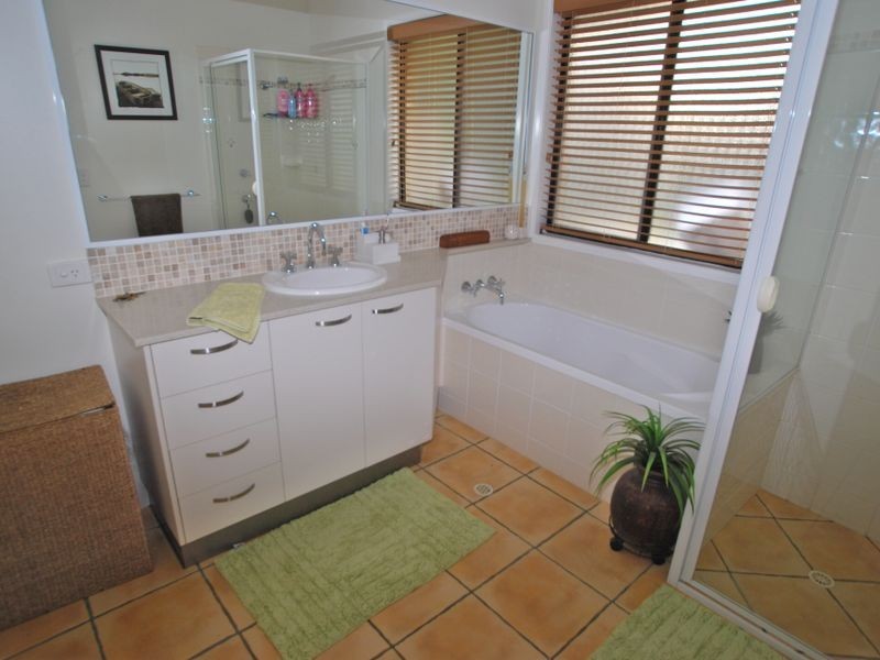 108 Illoura Pl, Cooroibah QLD 4565