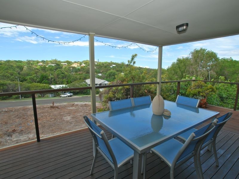 4 Shamrock Ct, Sunrise Beach QLD 4567