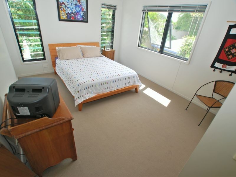 4 Shamrock Ct, Sunrise Beach QLD 4567