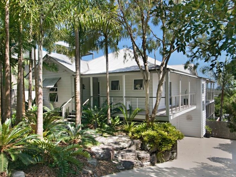 4 Mainsails Sq, Noosa Heads QLD 4567
