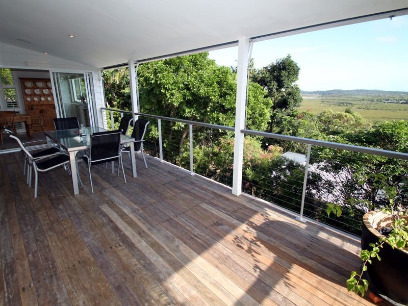4 Mainsails Sq, Noosa Heads QLD 4567