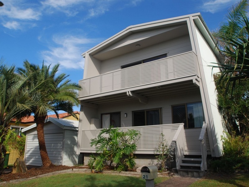 21 Corsair Cres, Sunrise Beach QLD 4567
