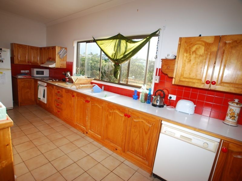 21 Corsair Cres, Sunrise Beach QLD 4567
