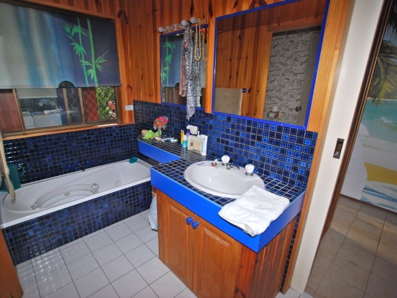 21 Corsair Cres, Sunrise Beach QLD 4567