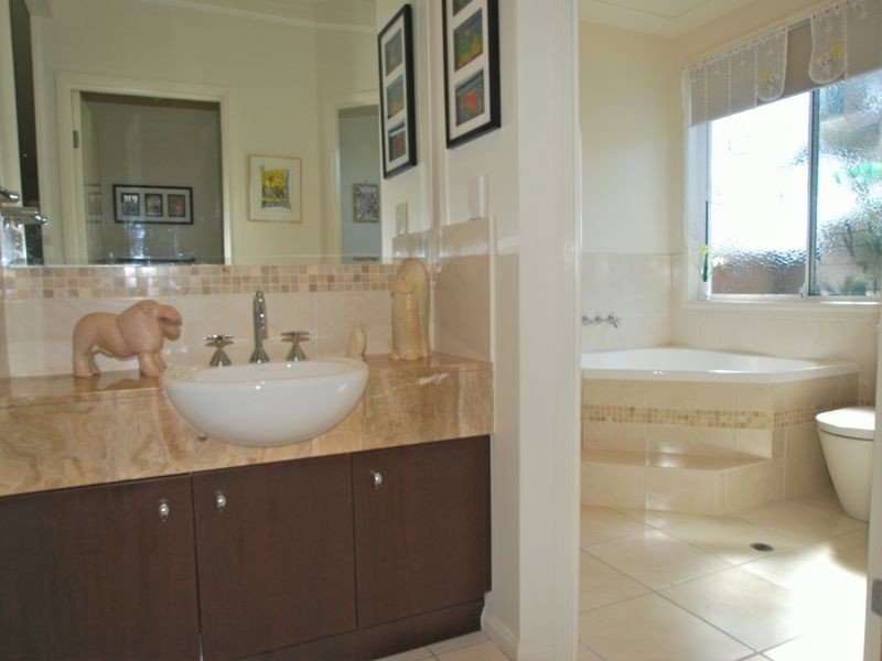 11 Tingara Ct, Tewantin QLD 4565