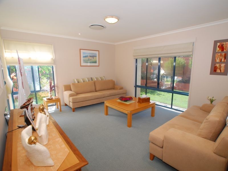 1 Moonbeam Cr, Castaways Beach QLD 4567