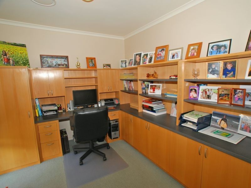 1 Moonbeam Cr, Castaways Beach QLD 4567