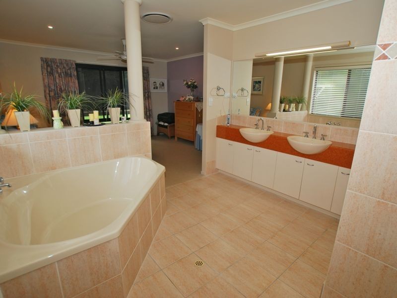 1 Moonbeam Cr, Castaways Beach QLD 4567