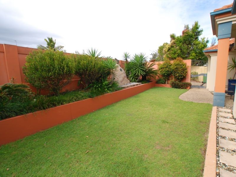 1 Moonbeam Cr, Castaways Beach QLD 4567