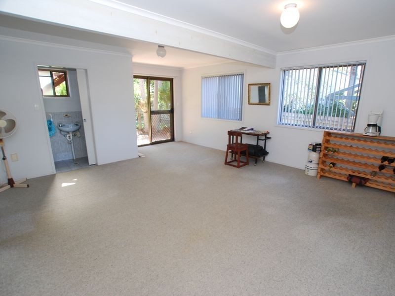 18 Ray St, Sunshine Beach QLD 4567