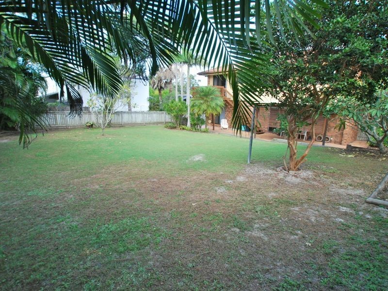 18 Ray St, Sunshine Beach QLD 4567