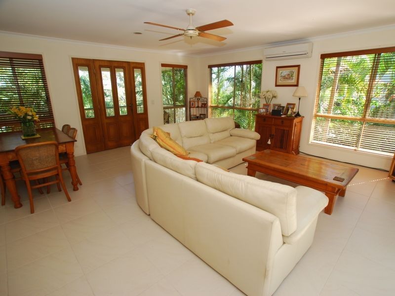 29 Leslie Dr, Noosa Heads QLD 4567