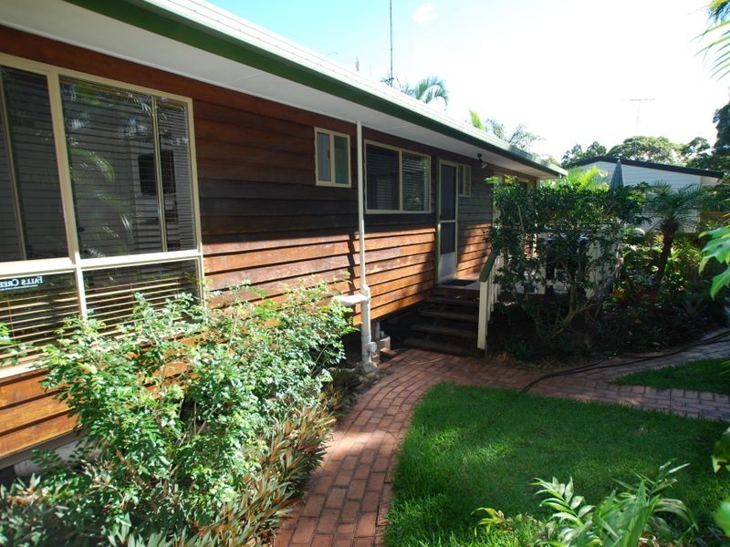 29 Leslie Dr, Noosa Heads QLD 4567