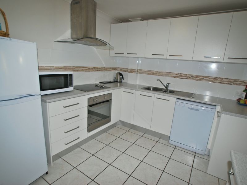 2/8 Natasha Av, Noosa Heads QLD 4567