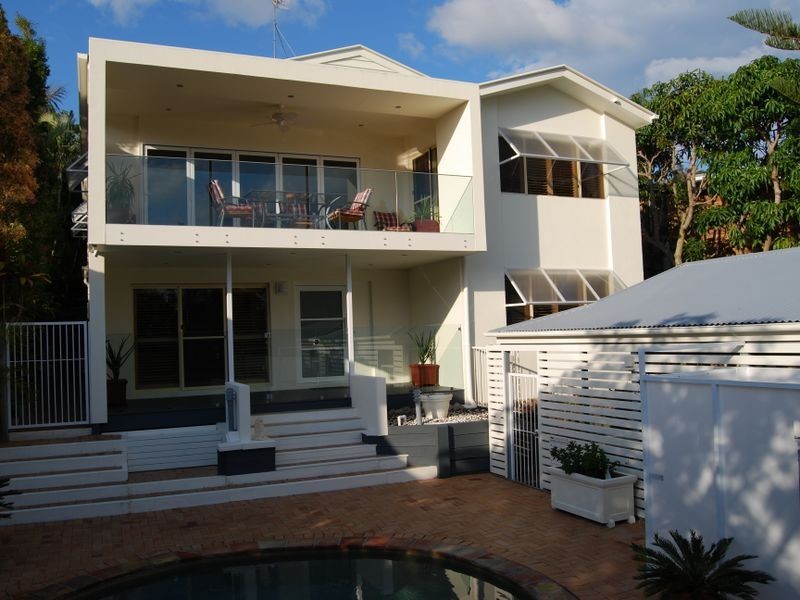 15 Nairana Rest, Noosa Heads QLD 4567