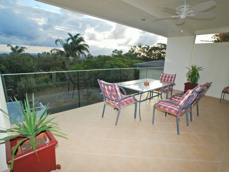 15 Nairana Rest, Noosa Heads QLD 4567